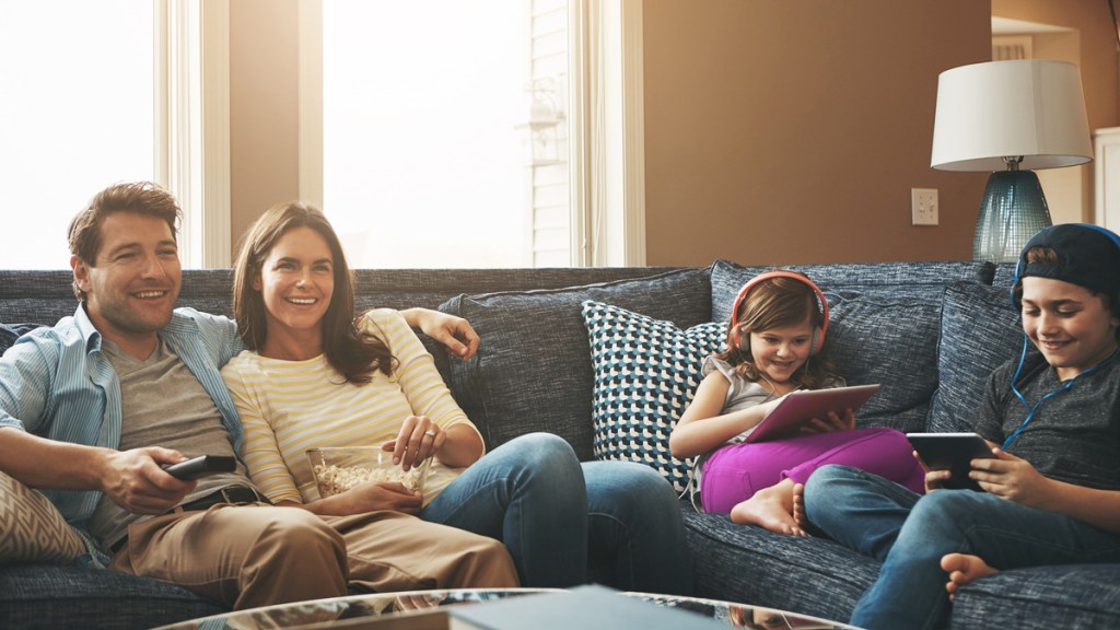 El consumo de streaming aumenta en los mercados de EE.UU. con los primeros pedidos para quedarse en casa durante COVID-19