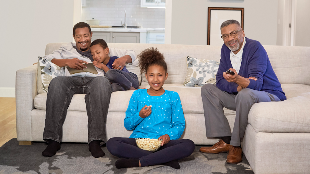 Crianças e Adolescentes Dirigem a Visualização e o Streaming de TV durante a COVID-19