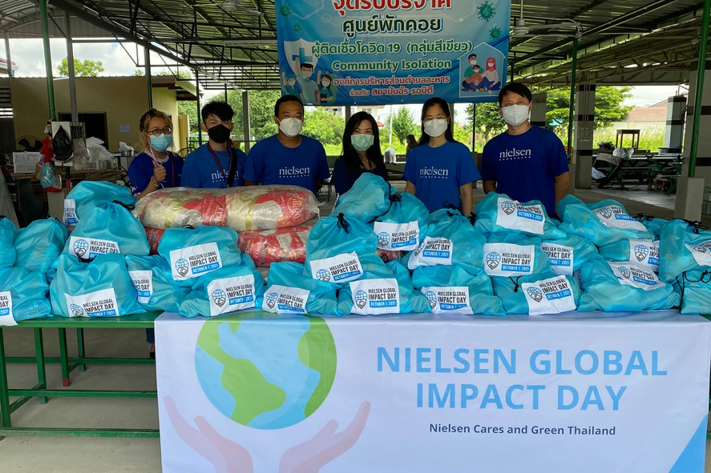 Les bénévoles de Nielsen trouvent des moyens créatifs de rendre service lors de la neuvième journée annuelle Nielsen Global Impact Day.