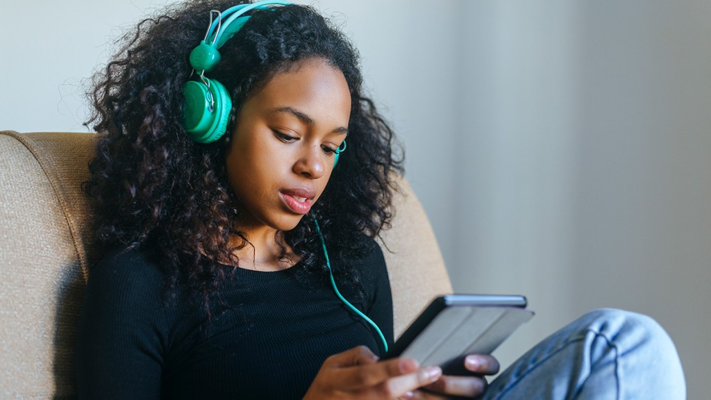 Consumidores negros de audio: Una oportunidad de más de 1 millón de dólares para los anunciantes