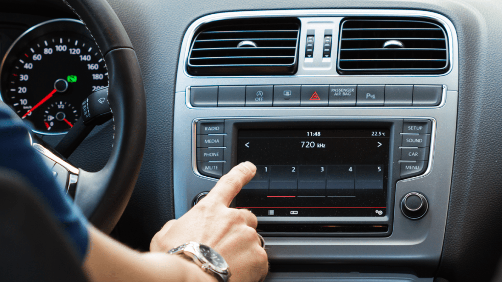 A la última: por qué la eliminación de la radio AM/FM supone una apuesta de miles de millones de dólares para los fabricantes de automóviles
